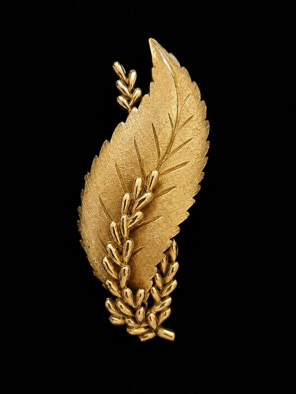 Vintage Signed Crown Trifari Dimensional Leaf & Berry Spray Brooch